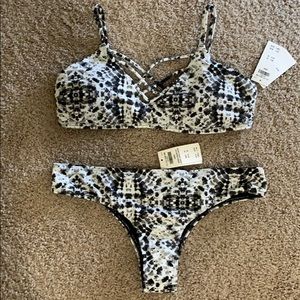 Black/White Hollister tie dye bikini set